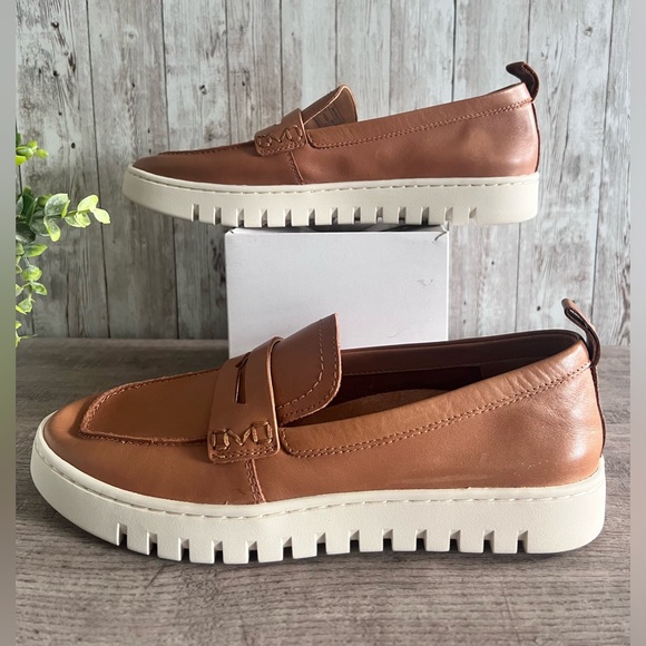 Vionic Shoes - Vionic Leather Uptown Loafer Size 8